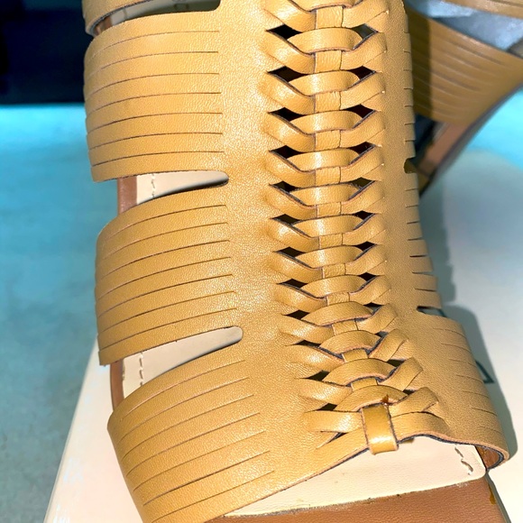 BCBGeneration heels - Picture 4 of 5